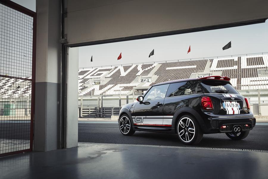  Mini Cooper S GT Edition 2018 года  (FR) (фото 2 из 3)